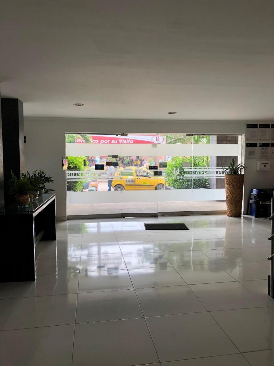 Hotel Center Plaza Plus Cúcuta エクステリア 写真